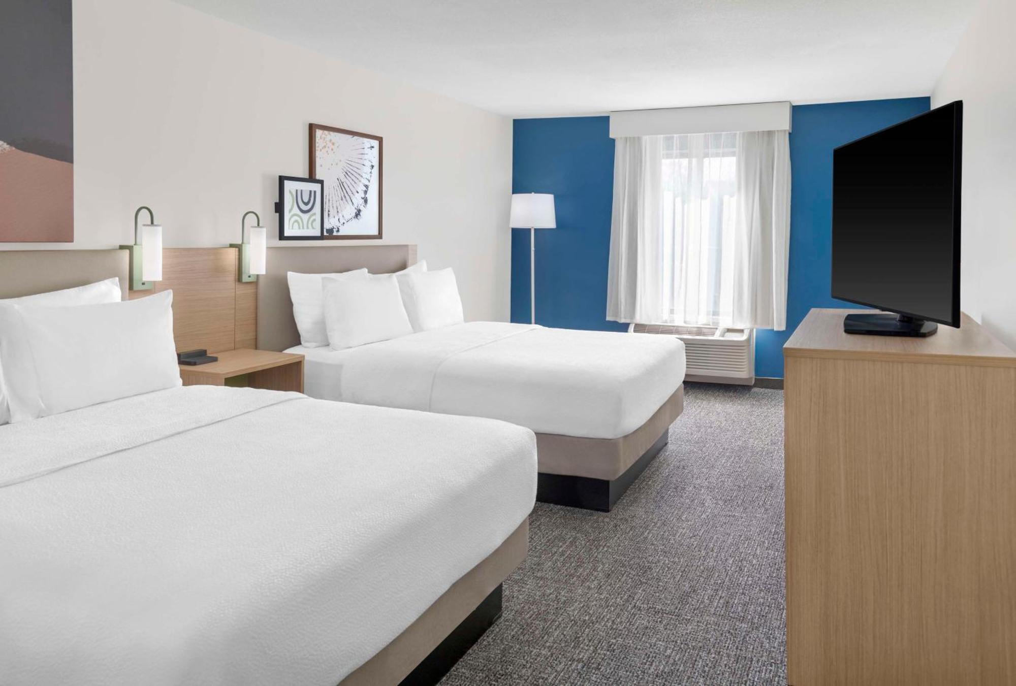 Spark By Hilton Lansing Экстерьер фото