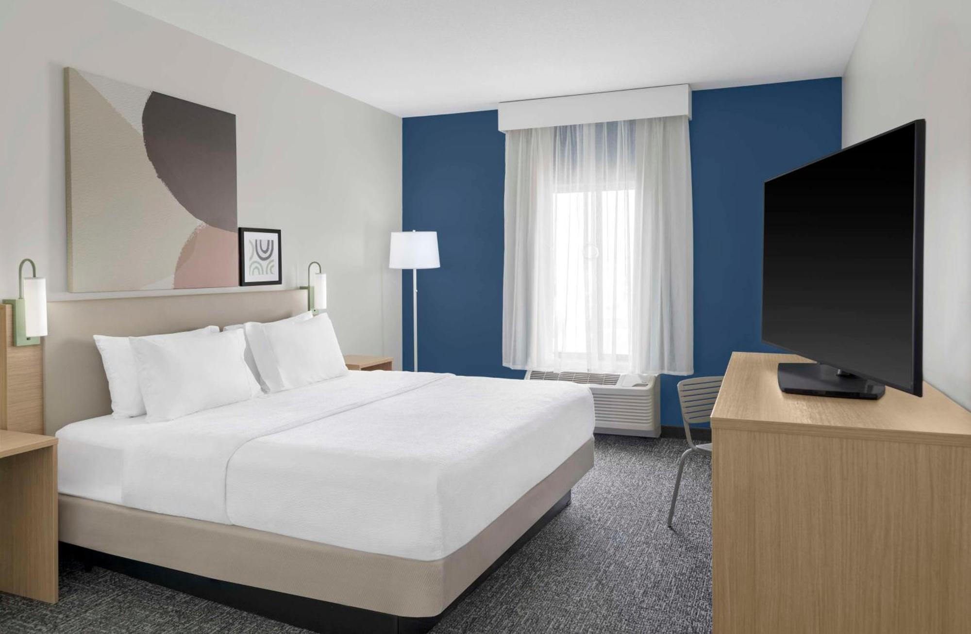 Spark By Hilton Lansing Экстерьер фото