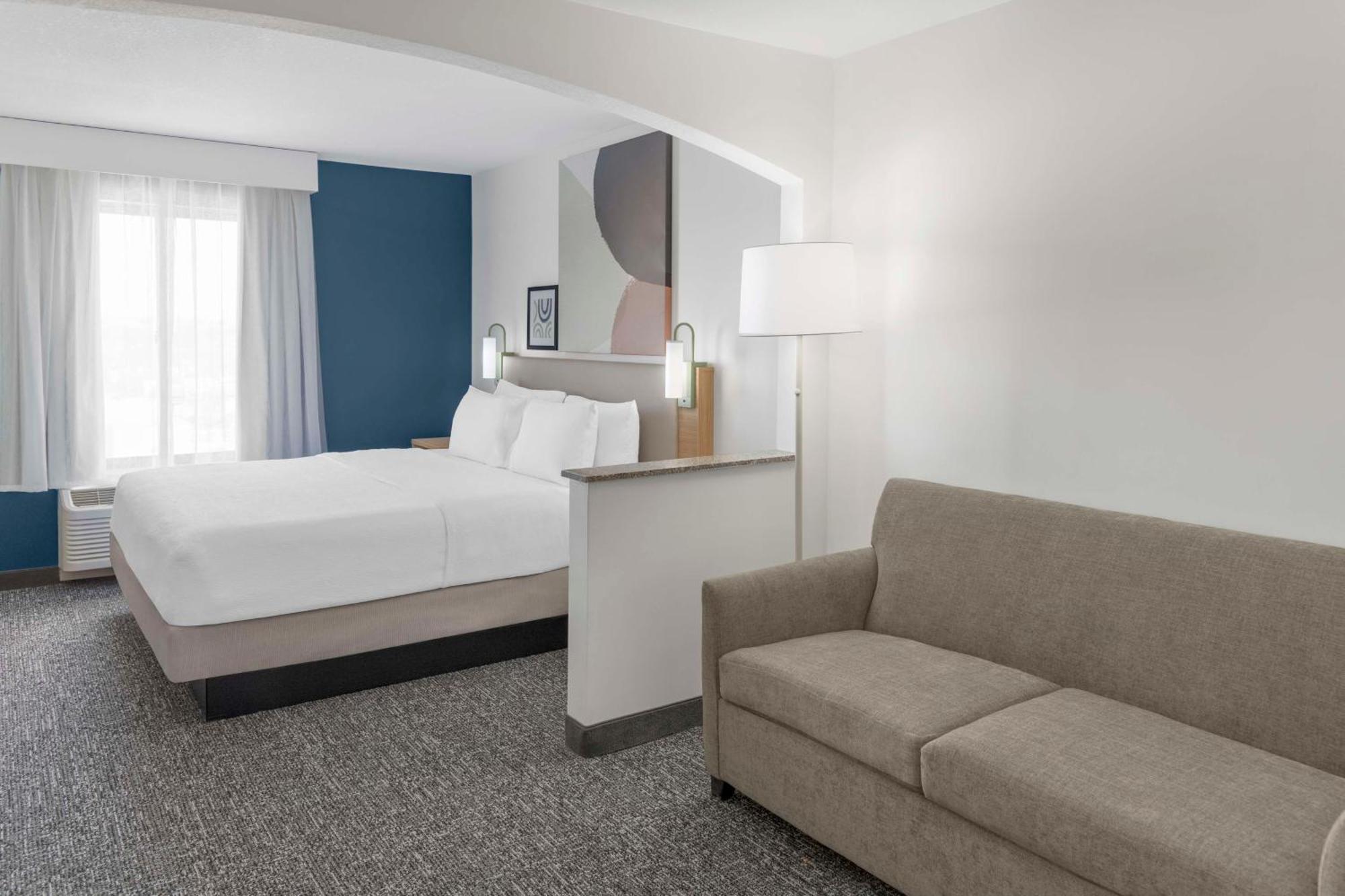 Spark By Hilton Lansing Экстерьер фото