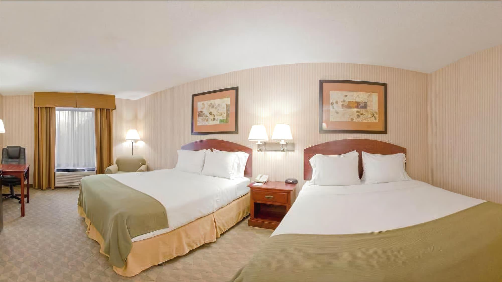 Spark By Hilton Lansing Экстерьер фото